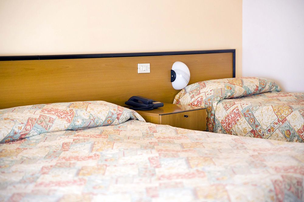 Aries Hotel เลซา ภายนอก รูปภาพ